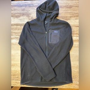 Men’s Large Patagonia fleece in black
